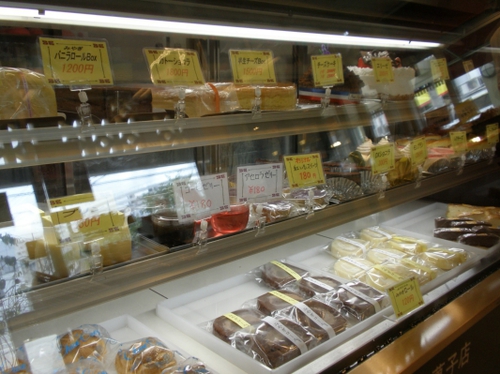 名護市営市場　お店紹介！　ケーキ＆カフェ　みやぎ