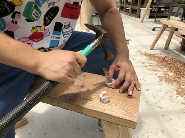 くぎを使わない椅子作り