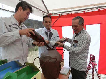 安全祈願に一斗壺！