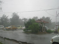 道路がビーチに!? 2011/05/29 16:23:14