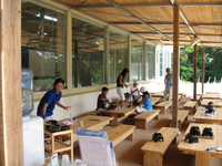 海洋深層水塩造り体験 2007/08/04 07:46:56