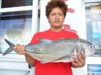 ガーラ（ギンガメアジ）　熱田漁港 2009/09/22 07:45:51