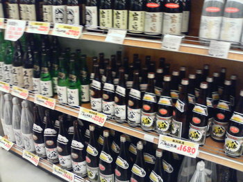 旨い日本酒に囲まれて