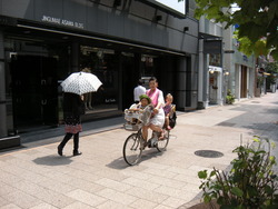 あやた４歳in東京砂漠