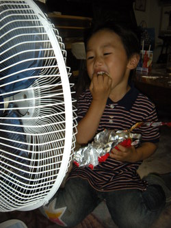 あやた４歳in東京砂漠