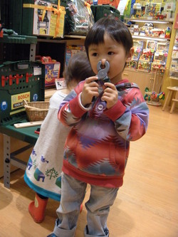 あやた４歳in東京砂漠