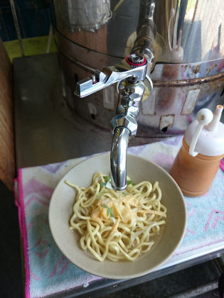 夏の軒先にて