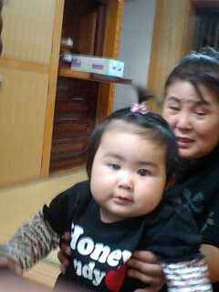 そっくりなばぁばと孫