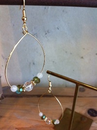 New 。水晶ピアス 2013/04/06 12:27:49