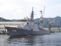 青い海に・・・・は似合わない