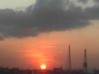 牧港中央病院に沈む夕陽