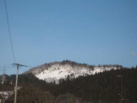 雪崩が発生