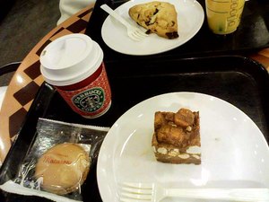 お好み焼きと　スタバ