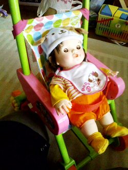 あいちゃんとぽぽちゃんの子守