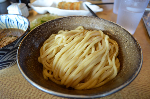 ジンベエ＠沖縄市知花のぷりぷりつけ麺＋濃厚スープを食べた