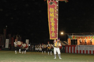 第16回エイサー祭り：１日目旗持ち（ハタムッチャー）