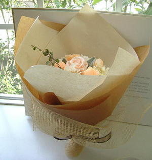チューリップ　スカビオーサの花束＆アレンジ