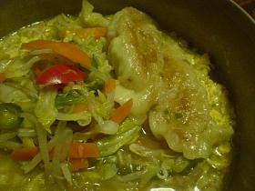 餃子入りカレーうどん～！