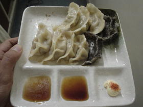 餃子に　何つける？？
