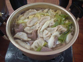 鍋に餃子～！！