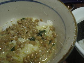 焼鳥むすび＆納豆卵ごはん～！