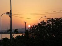夕日が