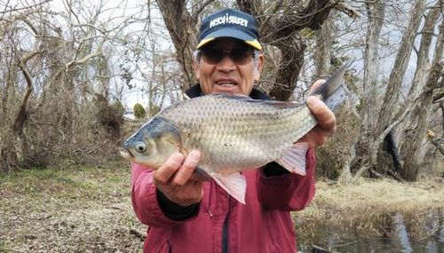 　♪♪　やっと今年の初釣りに　♪♪