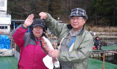 ♪♪　年末恒例の釣り堀でのタイ釣り大会　♪♪