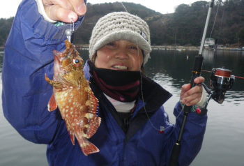 ♪♪　今年の竿納めは1時間足らずのちょい投げで・・・・　♪♪
