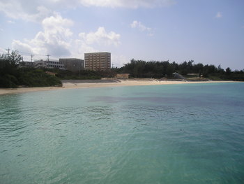 沖縄風景（パイナガマビーチ）