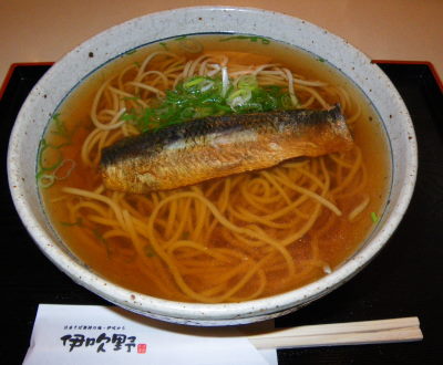 ♪♪　どちらのそばが美味しいか　食べ比べました　♪♪
