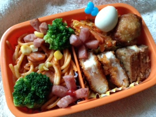 クリスマス会とお誕生会のお弁当