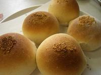 パンをつくる人。食べる人。