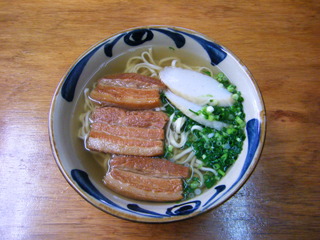米八そばの三枚肉そば