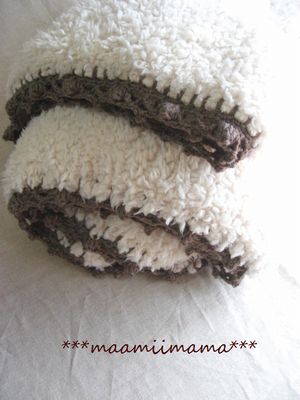 ハンドメイド：ふわふわボアの縁編みブランケット