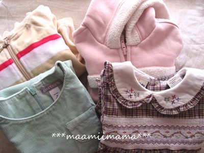 おやこ市で子供服の古着。