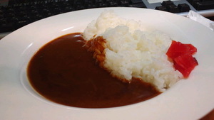 １００円カレー　ほっとステーション小禄店