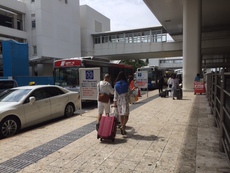 山野本竜規の続 ナカトリモチ日記 骨折直後の飛行機搭乗記 プロの仕事に チップに 注射 良い出会いとダメな出会い