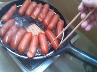 燻製ウィンナーで、カンパイ