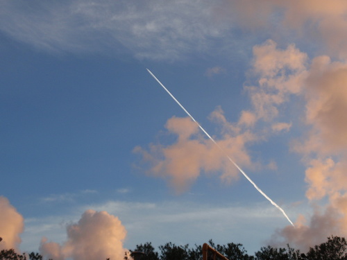 飛行機雲　４