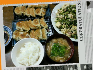 手作り餃子焼きました。