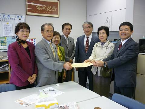 八重山教科書は全員協議の採択した東京書籍で