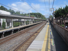 北鎌倉駅でやたらと長いホームに感動したのだが、出口を間違えたことに気づいたときのあの喪失感....