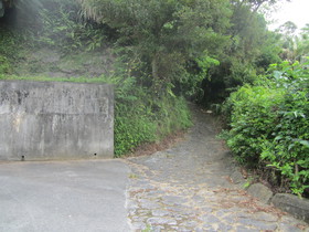 本部町、琉歌の名作「伊野波節」の舞台、伊野波の石くびりとよばれる石坂道