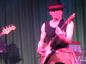 沖縄ロック界伝説のバンド、コンディショングリーンのギタリスト、シンキこと神鬼のファイナルライブ in チャクラに感動！