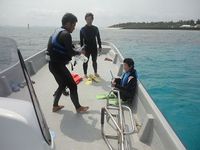 沖縄マリンスポーツ人気の水納島ツアー