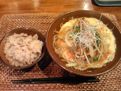 沖縄そばと沖縄料理・泡盛の店 美ら花 名護本店