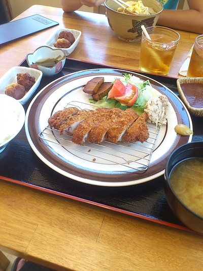 パイナップルと豚