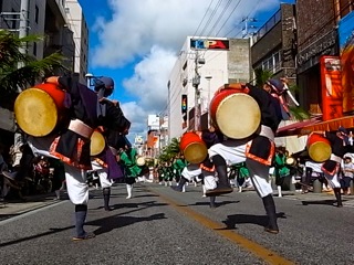 今日の沖縄!! 100802。一万人のエイサー踊り隊!!