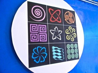 美味しいカレーとともに切り絵個展を楽しむ。6/24〜7/4